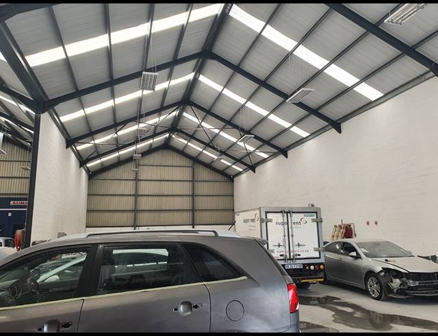 467M² FACTORY RENTED IN SAXENBURG PARK 2